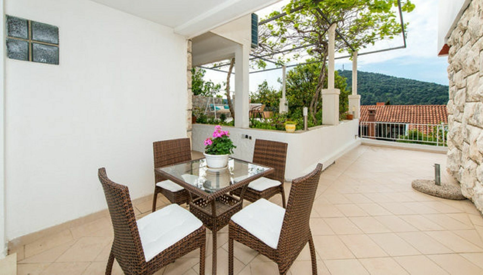 Beautiful Sea View Apartment *